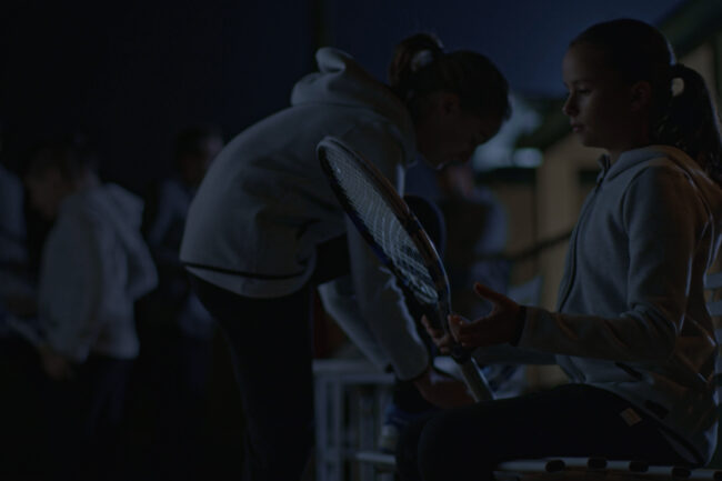 Performance in ligthting spot tv tennis